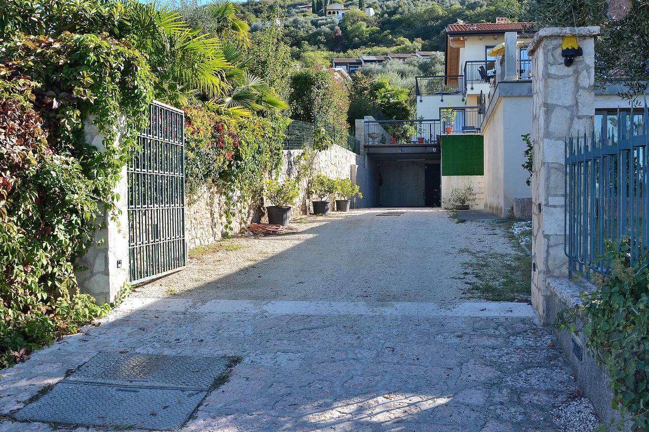 South Apartment With Pool Torri Del Benaco Exterior foto