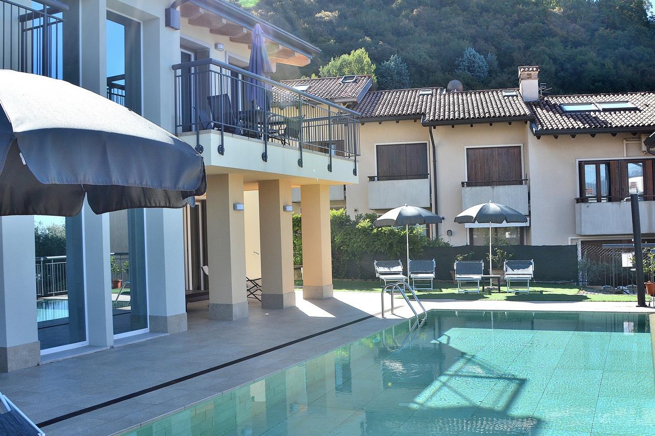 South Apartment With Pool Torri Del Benaco Exterior foto